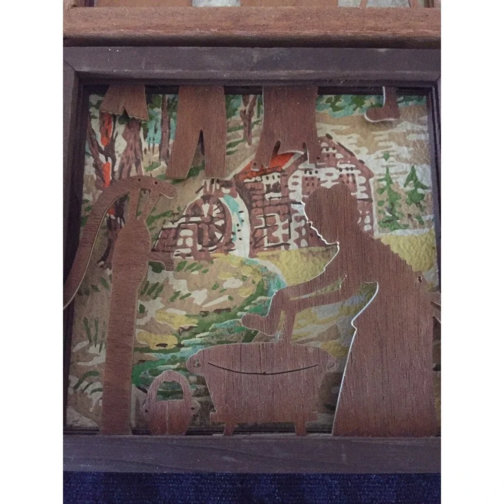 Vintage shadow box‎